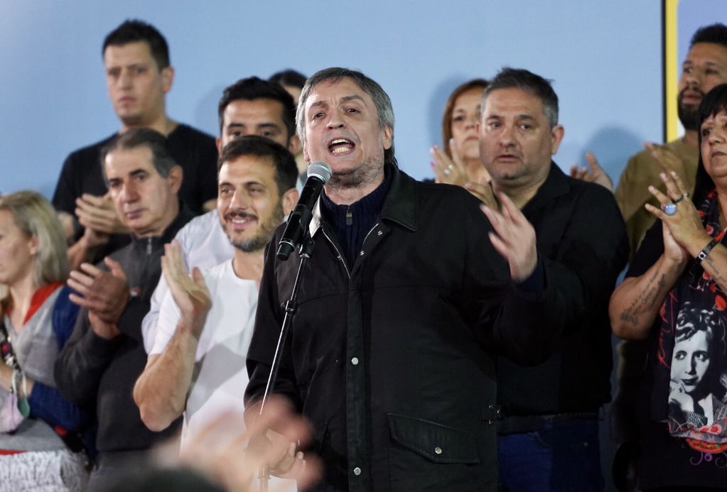 Máximo Kirchner criticó a Guzmán en su discurso y al presidente pero sin nombrarlo. Foto: Clarín