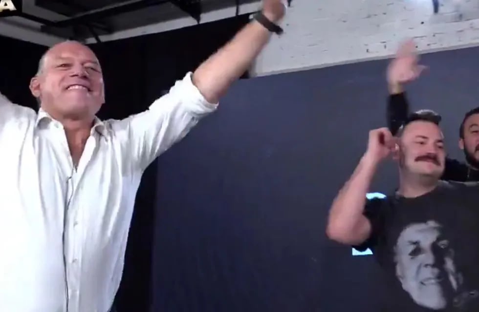 Video: Sergio Berni sorprendió bailando techno en un programa de streaming