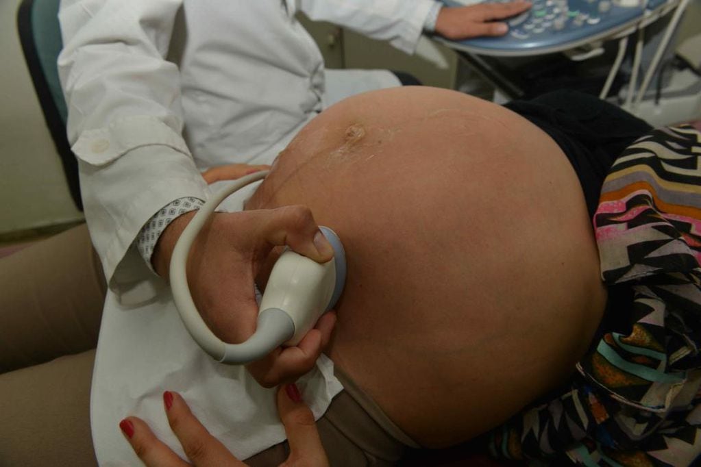 Una pareja tuvo un bebé con un embrión que no era el suyo. / Imagen ilustrativa.