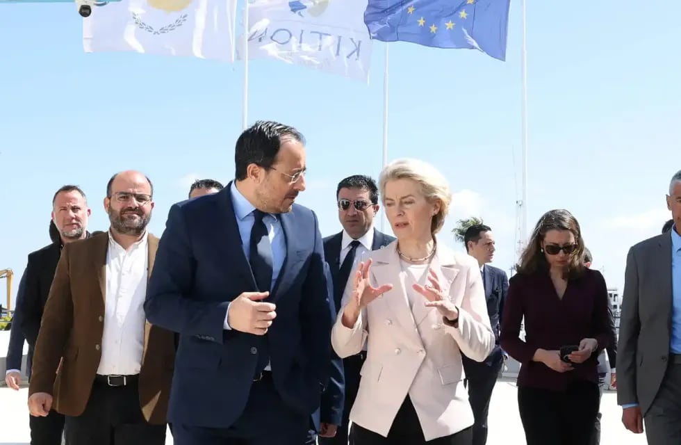 Ursula von de Leyen, durante la visita a Chipre en la que anunció la inmediata apertura de un corredor humanitario a Gaza.