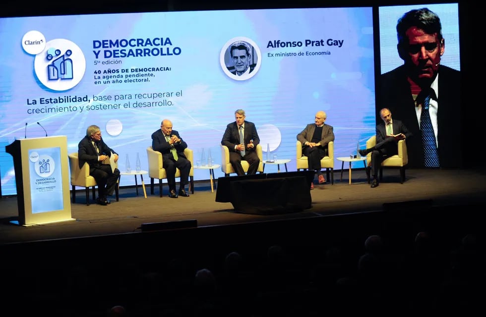 El foro de Democracia y Desarrollo - Foto: Federico López Claro