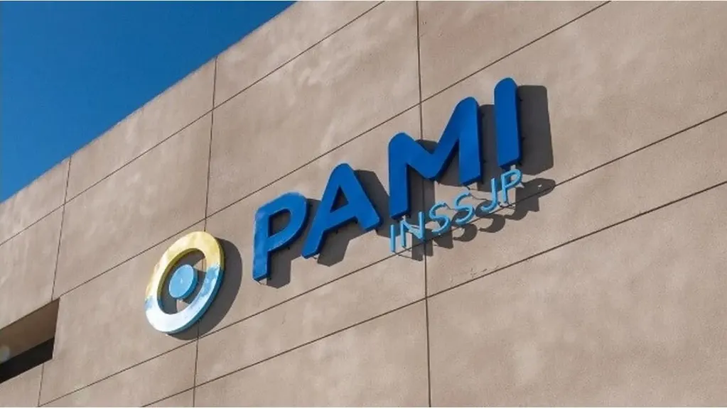 El Gobierno definió al recorte en el PAMI como “limpieza de empleo militante” y acusó a La Cámpora