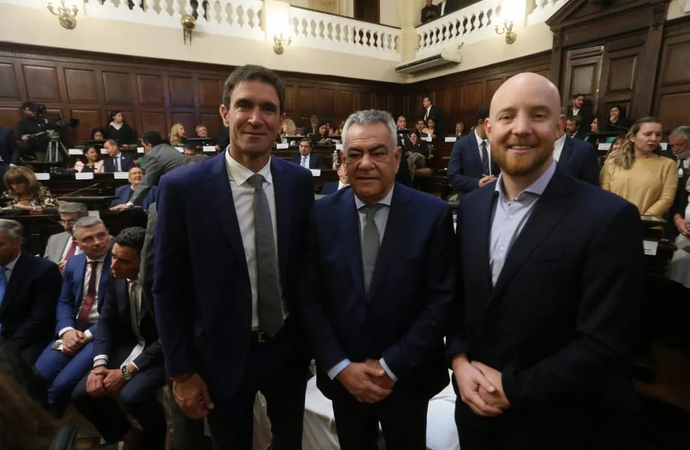 Los intendentes Emir Andraos (Tunuyán), Edgardo González (Lavalle) y Esteban Allasino (Luján). Foto: Prensa Luján