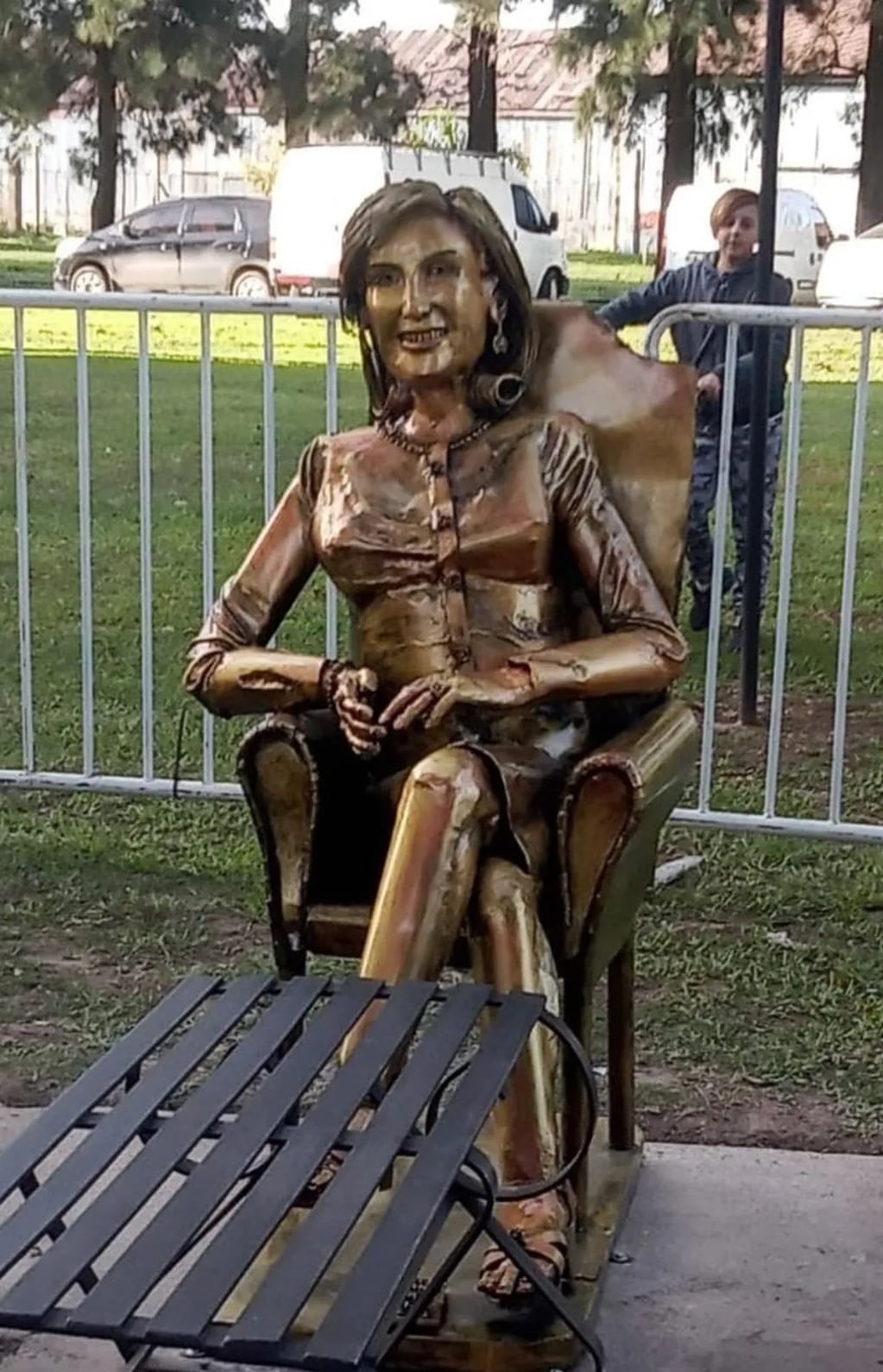 Mirtha Legrand sobre su estatua en Santa Fé.