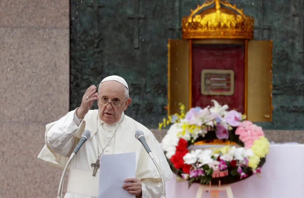 Críticas por la decisión del Papa sobre el celibato