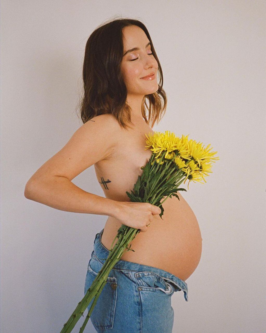 Evaluna Montaner posó al natural para mostrar el avance de su embarazo.