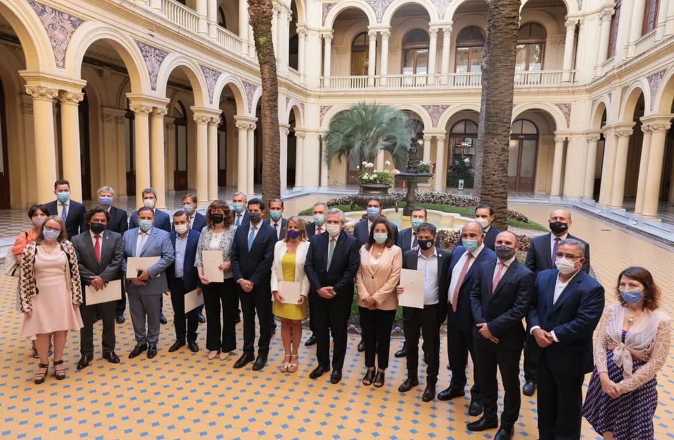 La semana pasada los gobernadores posaron junto al presidente Alberto Fernández. Fue la firma de Consenso Fiscal. Ahora los mandatarios locales volverán a Buenos Aires.