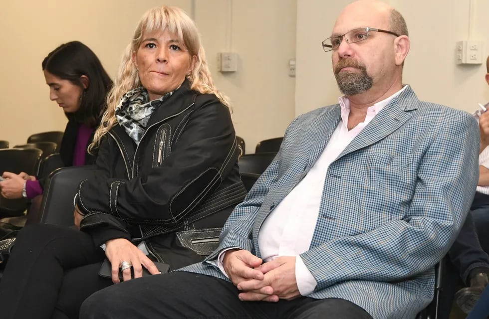 Segundo juicio. Lobos y su esposa, Claudia Sgró, escucharon sentencia por contratar una empleada doméstica y pagarle con fondos municipales.