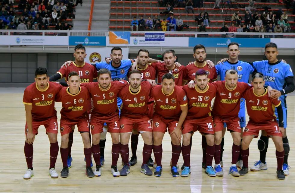 El seleccionado de Futsal de Mendoza, dirigido por Gustavo Gallardo, fue de menor a mayor en el torneo. / Orlando Pelichotti