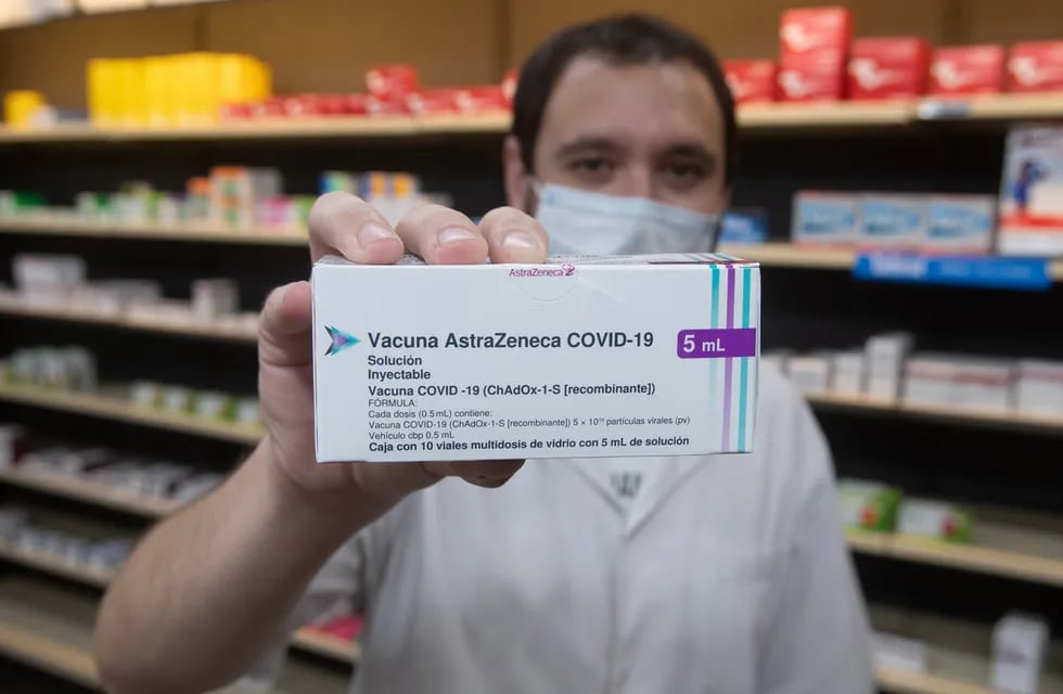 Comenzó la vacunación en las farmacias de Mendoza, pese a que aún no hay anuncio oficial
Juan Pesci Farmaceutico de Farmacia La Piramide

Foto: Ignacio Blanco / Los Andes