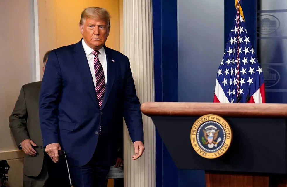 Donald Trump se mantiene firme en su postura de no abandonar la Casa Blanca la transición es una incertidumbre. Foto AFP.