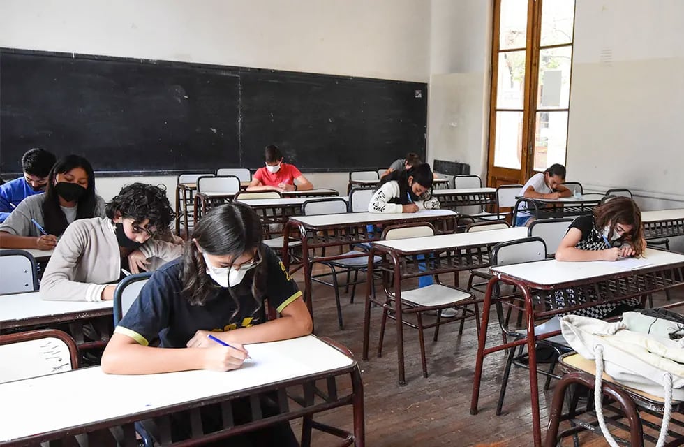 Beca Adolfo Calle, 68° edición: niños de varias escuelas participaron del concurso de escritura para ganar una beca que los acompañará durante toda la secundaria. 
Foto: Mariana Villa / Los Andes