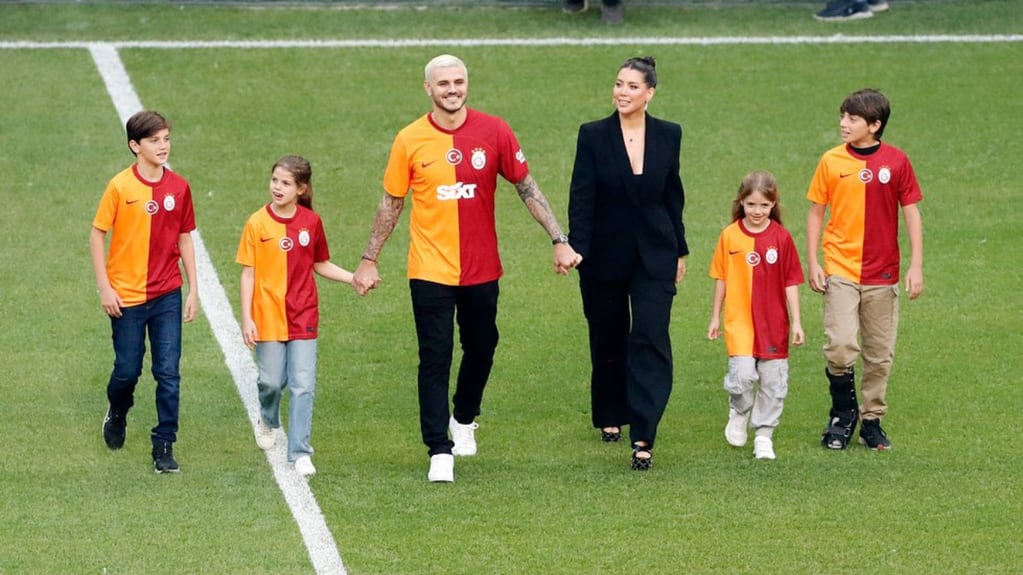 Así fue el caluroso recibimiento a la familia Icardi-Nara en el Galatasaray