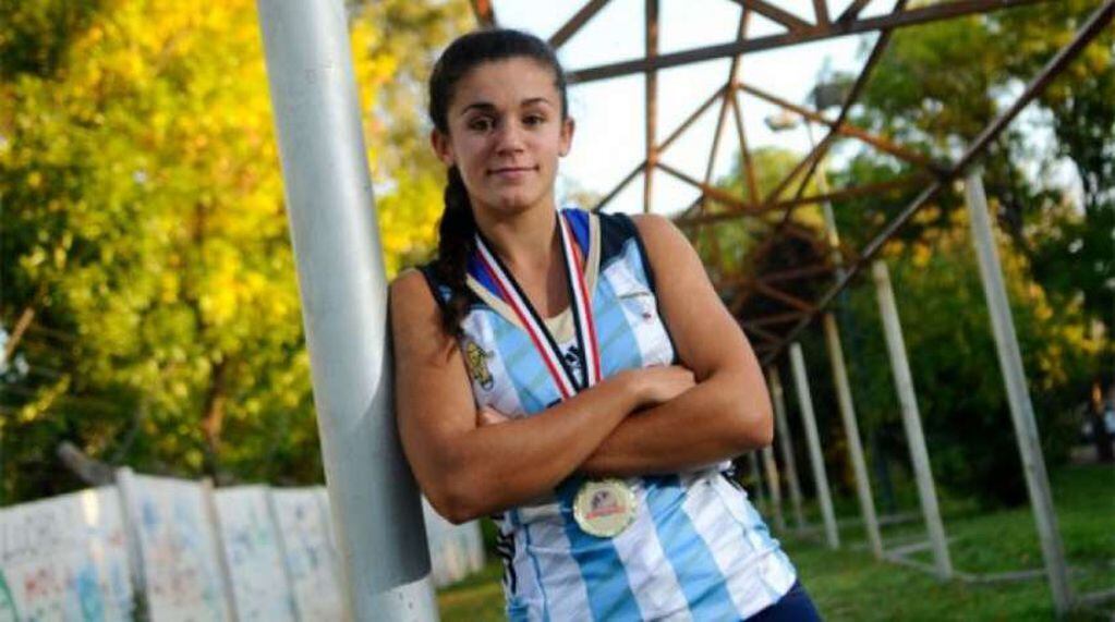 
    Priscila es campeona Mundial Sub 21 con Argentina, y quiere un título con Las Leonas.
   