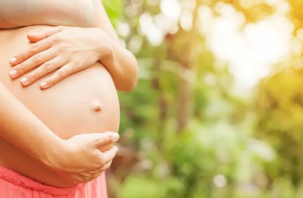 Una mujer dará a luz a 13 bebés