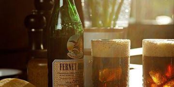 En crisis: podrían faltar botellas de Fernet Branca en las góndolas por un nuevo conflicto salarial