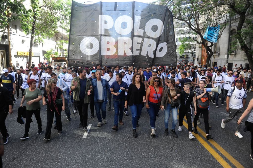 Marhca de agrupaciones sociales a plaza de mayo ArgentinaEduardo BelliboniFoto Federico Lopez Claro
