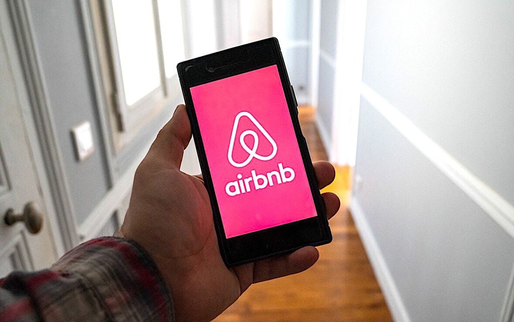 Avanza en el Senado una ley para regular el alquiler temporario como el de plataformas como Airbnb.