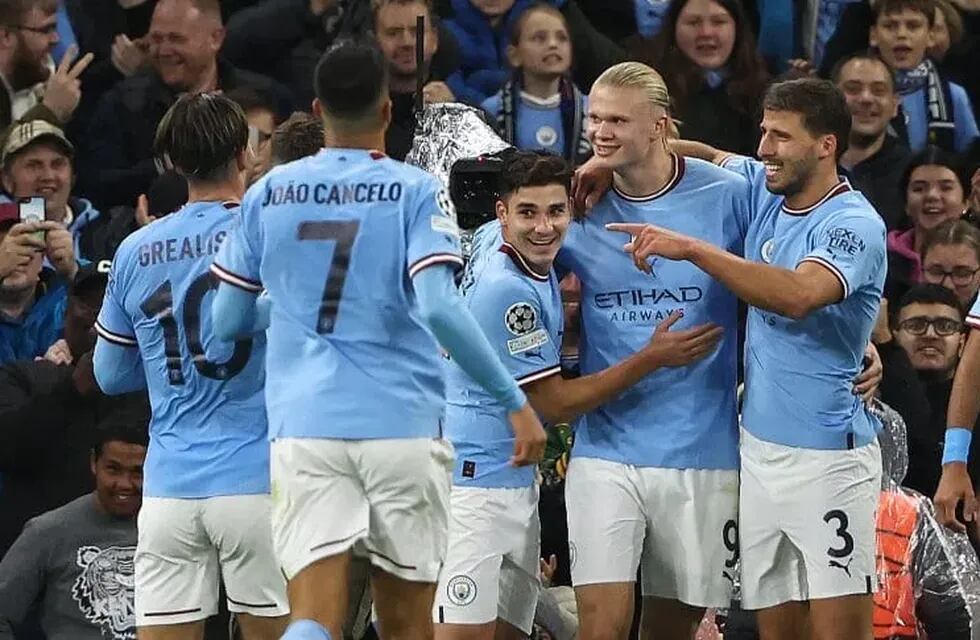 Con goles de Haaland y Julián Álvarez, Manchester City aplastó a Copenhague por la Champions League. / Genitleza.