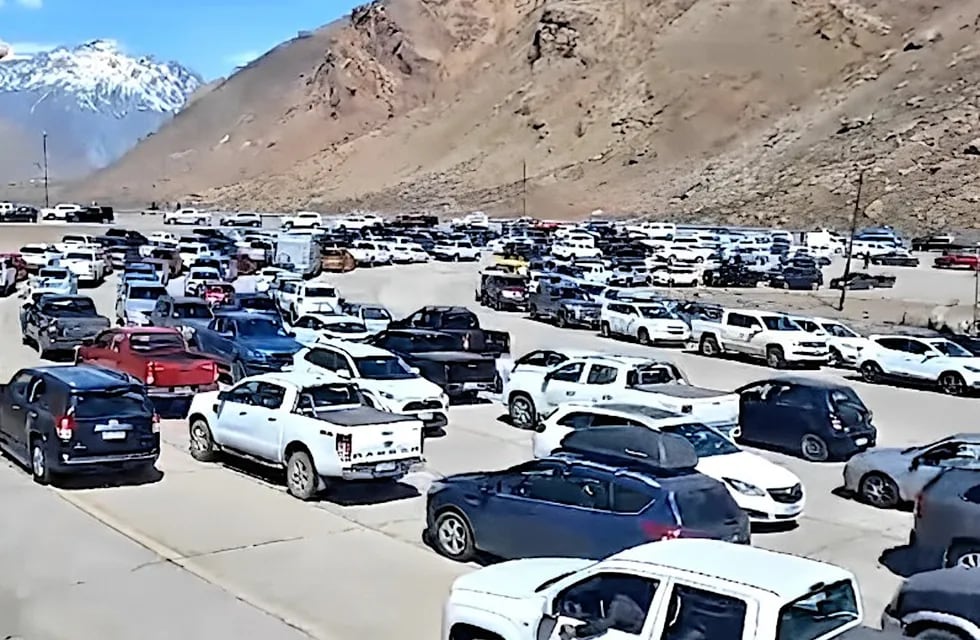 Intenso movimiento de Chilenos en el paso internacional hacia Mendoza. Foto: Gentileza