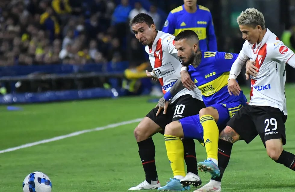 Darío Benedetto marcó los dos tantos de Boca ante el conjunto boliviano en la Copa. (Fotobaires)