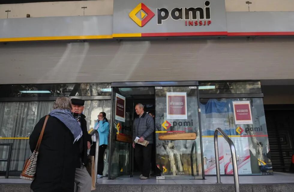 Farmacias advierten por millonaria deuda del PAMI 