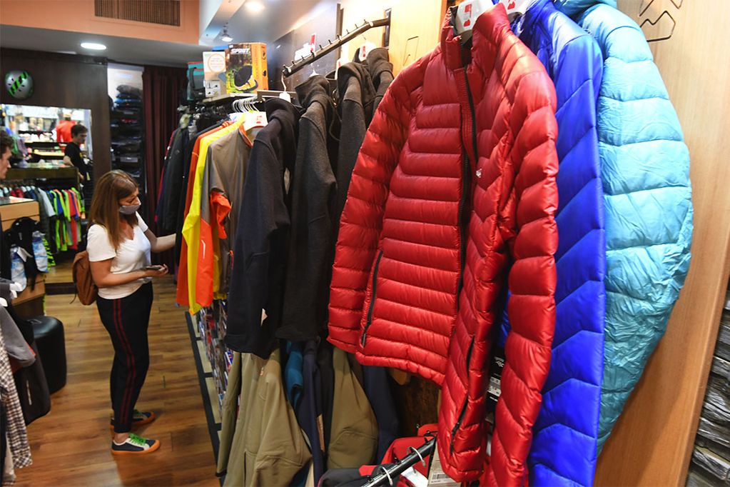 Aumento del precio de un 80%  en la ropa de inviernoFoto: José Gutierrez / Los Andes  