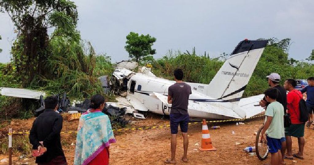 Todos los tripulantes del avión murieron. Foto: Nanana365media.