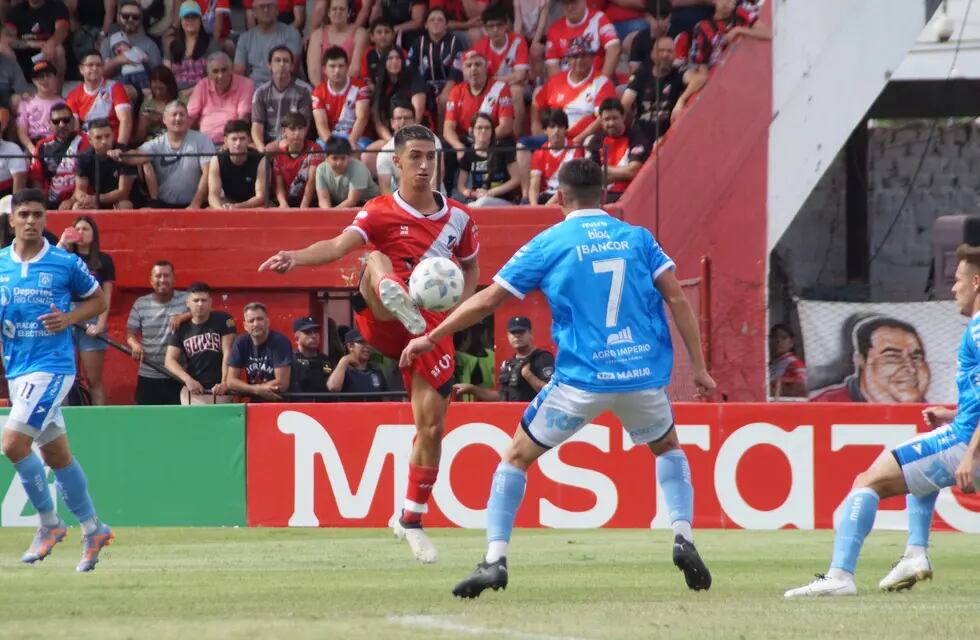 Agustín Manzur fue transferido a Guaraní de Paraguay / Prensa Deportivo Maipú.