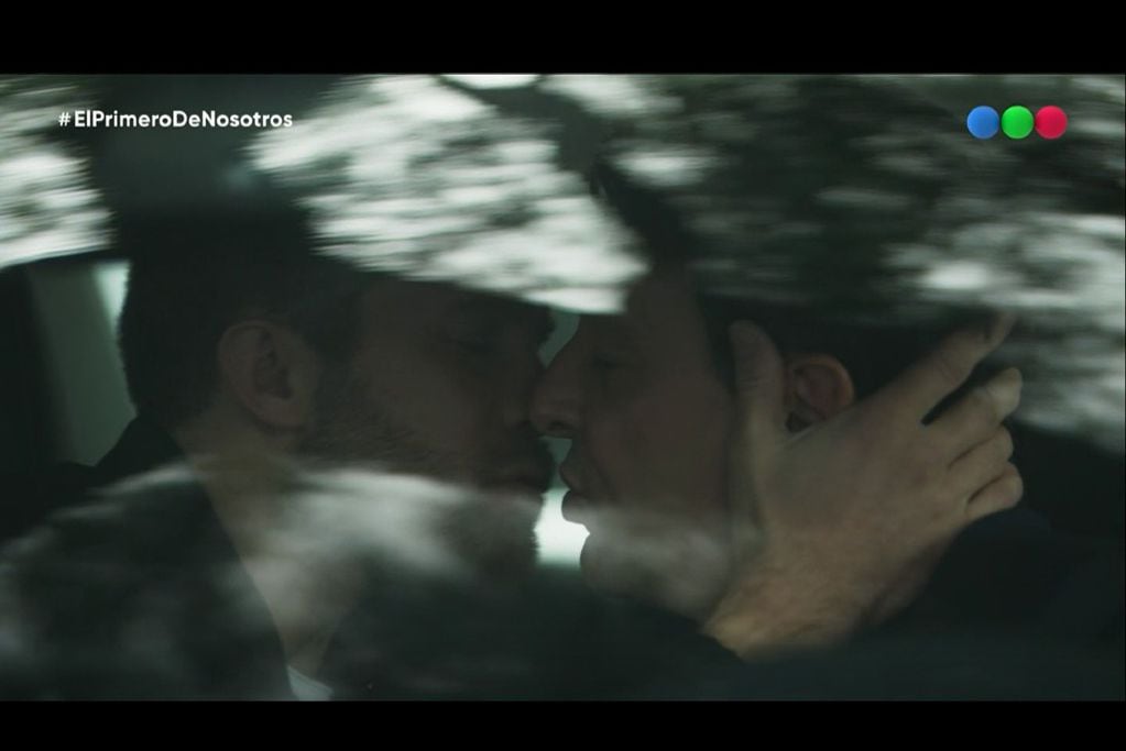 “Tacho” Riera y el primer beso con De Santo (Captura de pantalla).