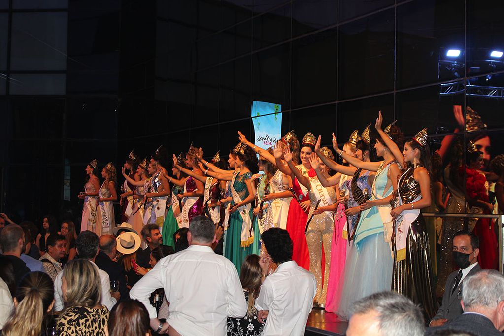 Las reinas de la Vendimia 2022 disfrutan de la gran "Gala de Sancor Seguros en el hotel Park Hyatt Mendoza.