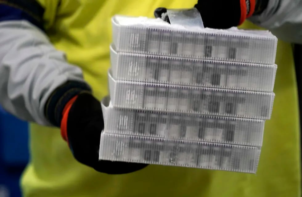 Cajas de la vacuna Pfizer-BioNTech contra el coronavirus en Portage, Michigan. (AP)