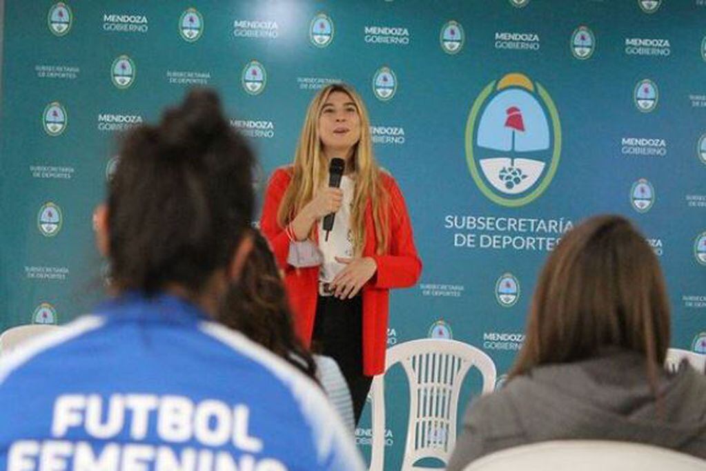 Primer paso. Giuliana Díaz, presidente de la Subcomisión de fútbol femenino de la Liga Mendocina de Fútbol./Imagen ilustrativa