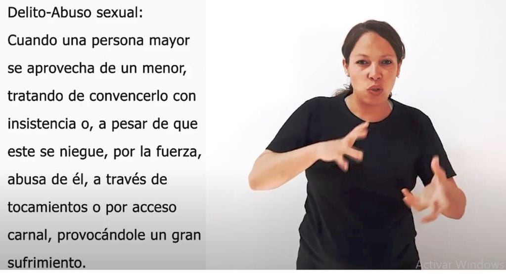 Imagen de uno de los 60 videos que componen el tesauro jurídico para las personas con sordera.