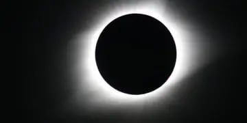 Eclipse solar del 8 de abril: dónde se verá y cómo seguir la transmisión en vivo del fenómeno