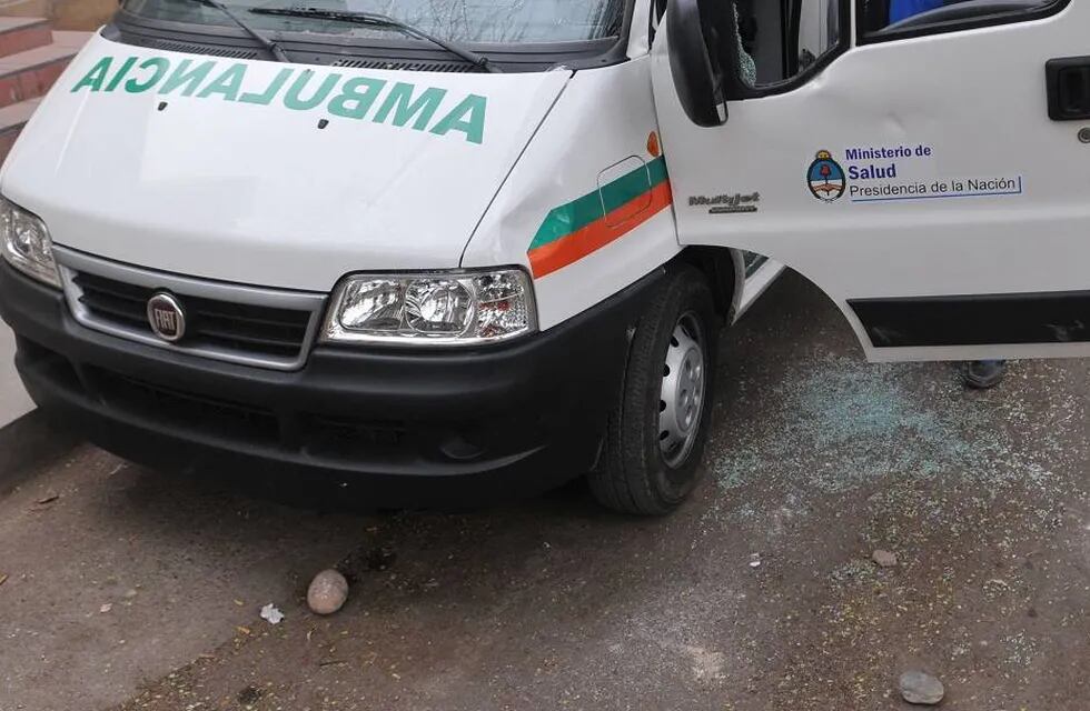 Un médico del hospital de Malargüe murió tras estrellar su auto contra un árbol en San Rafael