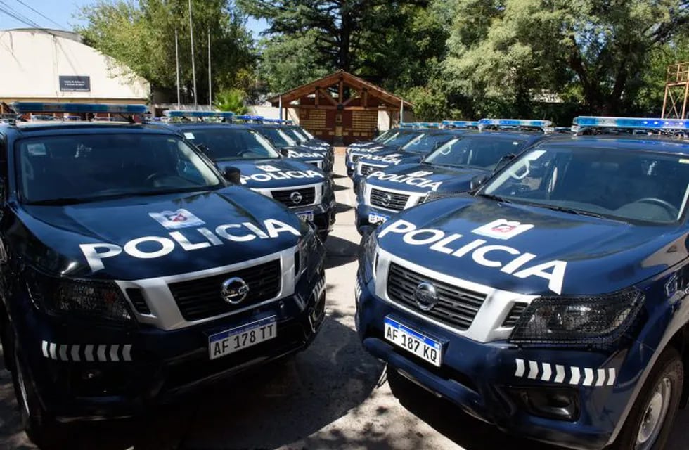 Camionetas de la policía. Foto: Prensa Gobierno