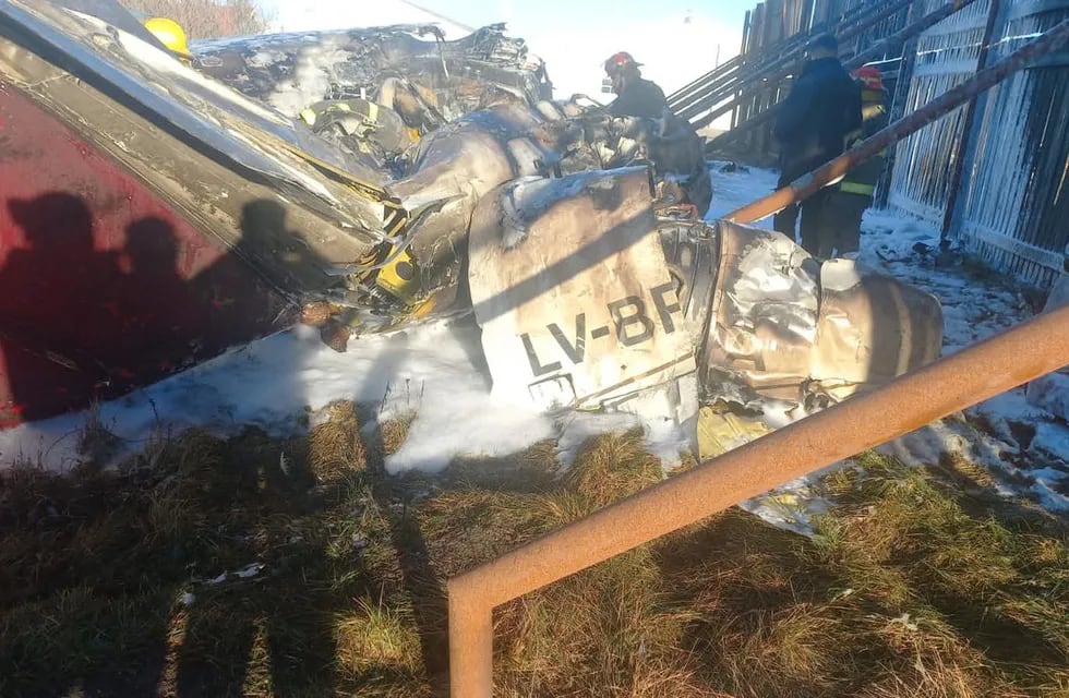 Así quedó el avión sanitario que se estrelló en un aeropuerto de Río Grande, Tierra del Fuego.