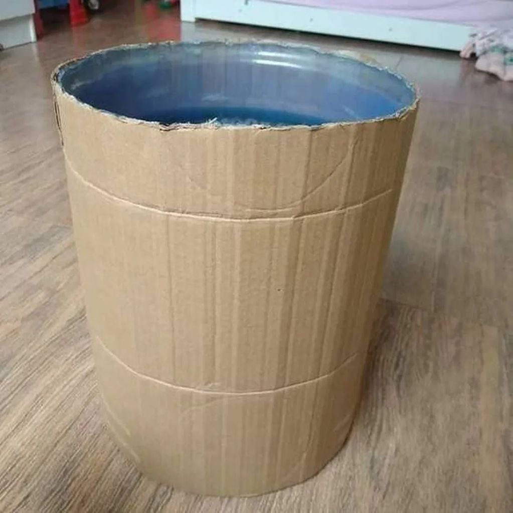 Así se pueden reciclar los bidones de agua para crear canastos.