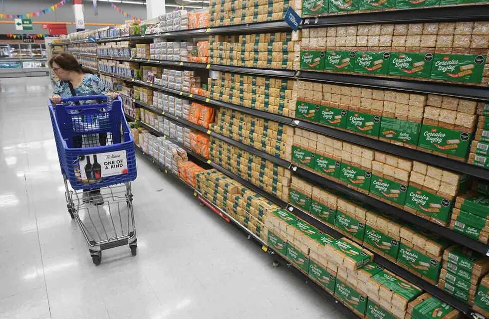 Precios justos en las góndolas de supermercados en Mendoza / Foto: José Gutierrez / Los Andes