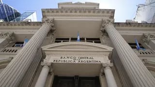 El Banco Central bajó al 70% la tasa de interés de referencia