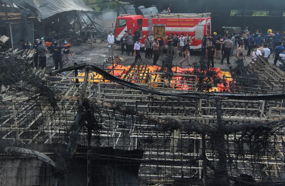 Más de 40 muertos por un incendio de una fábrica de fuegos artificiales