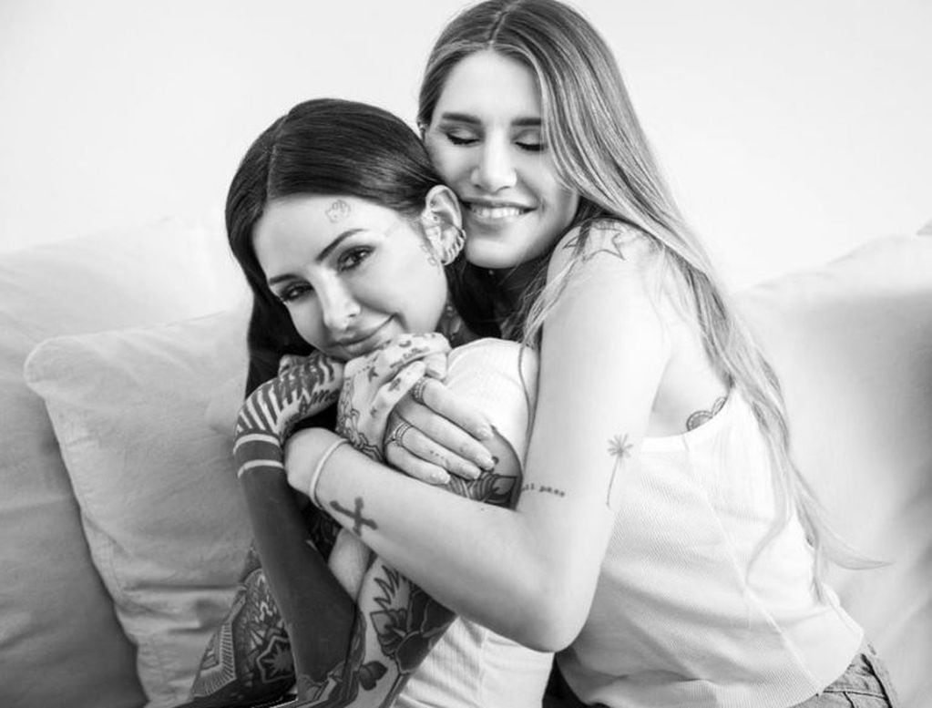 Cande y Mica Tinelli protagonizaron una campaña para un proyecto de la Fundación Rossi a fin de concientizar sobre el cáncer de mama (Foto: Instagram/ @candelariatinelli)