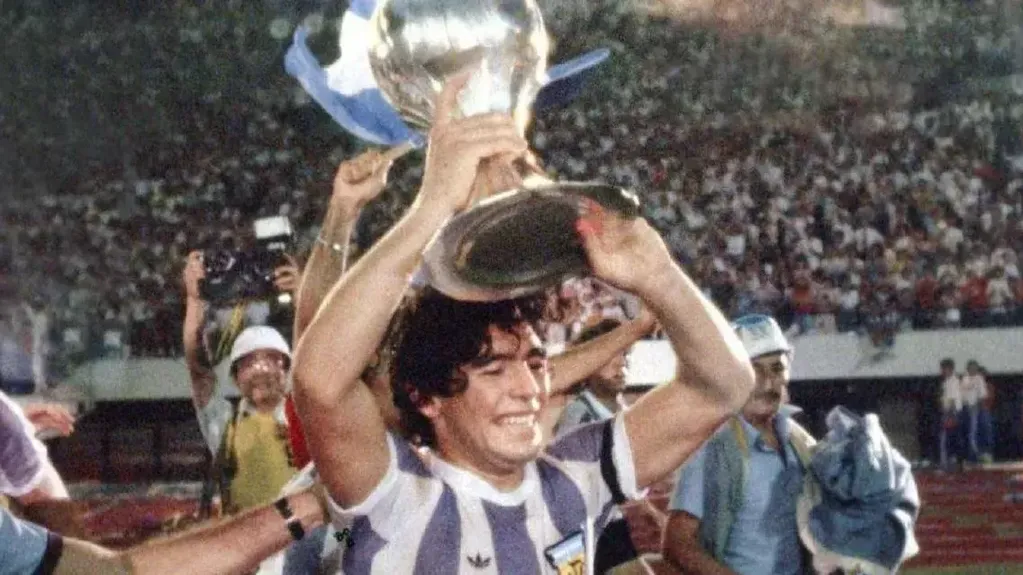 Diego Armando Maradona venía de ser campeón del mundo juvenil Sub-20 en 1979.