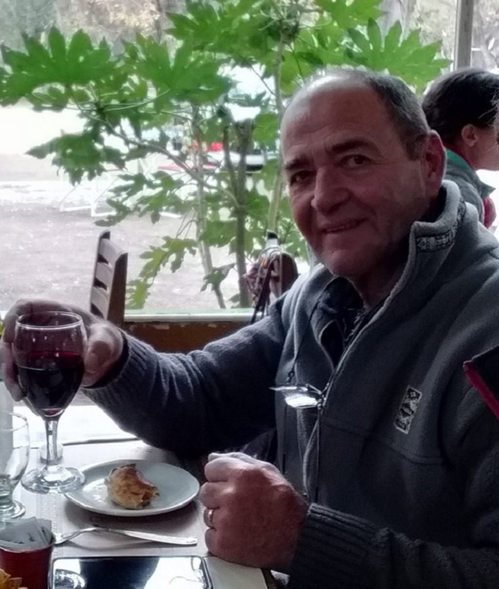 Carlos Gruini fue atado, amordazado y asesinado a golpes en su patio. Foto: Facebook