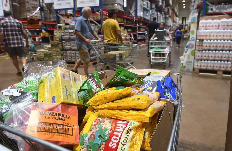 El Indec dio a conocer el costo de la canasta básica de alimentos de febrero. Aumento el 115%. Foto: José Gutierrez / Los Andes