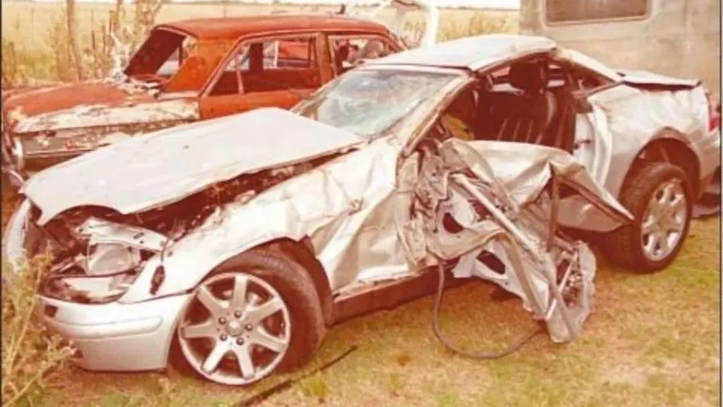 Así quedó el auto tras el accidente en el que murió su pareja y ella estuvo al borde de la muerte