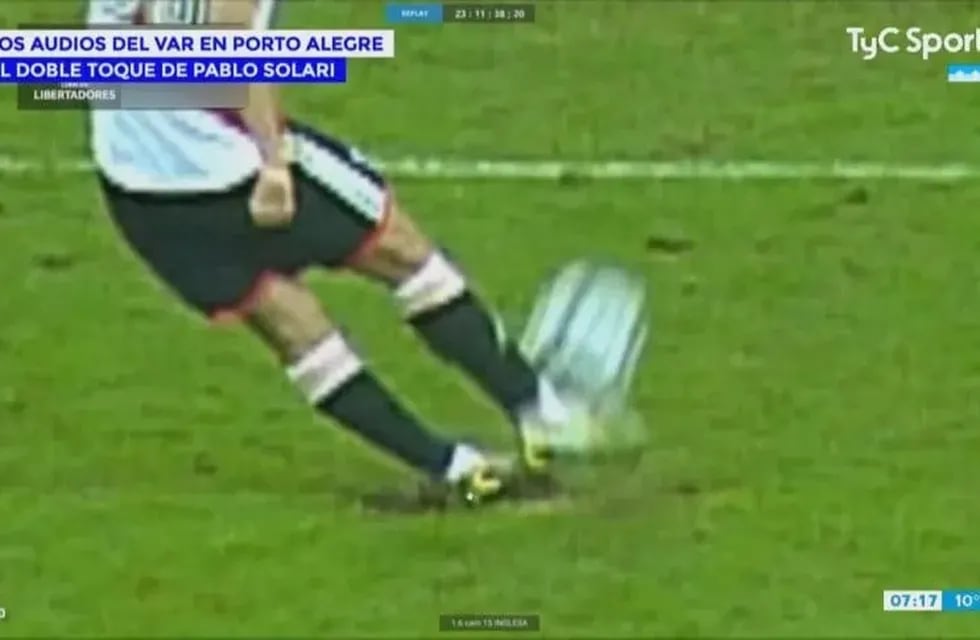 Pablo Solari tocó la pelota con los dos pies en el penal y le anularon su gol. / Gentileza.