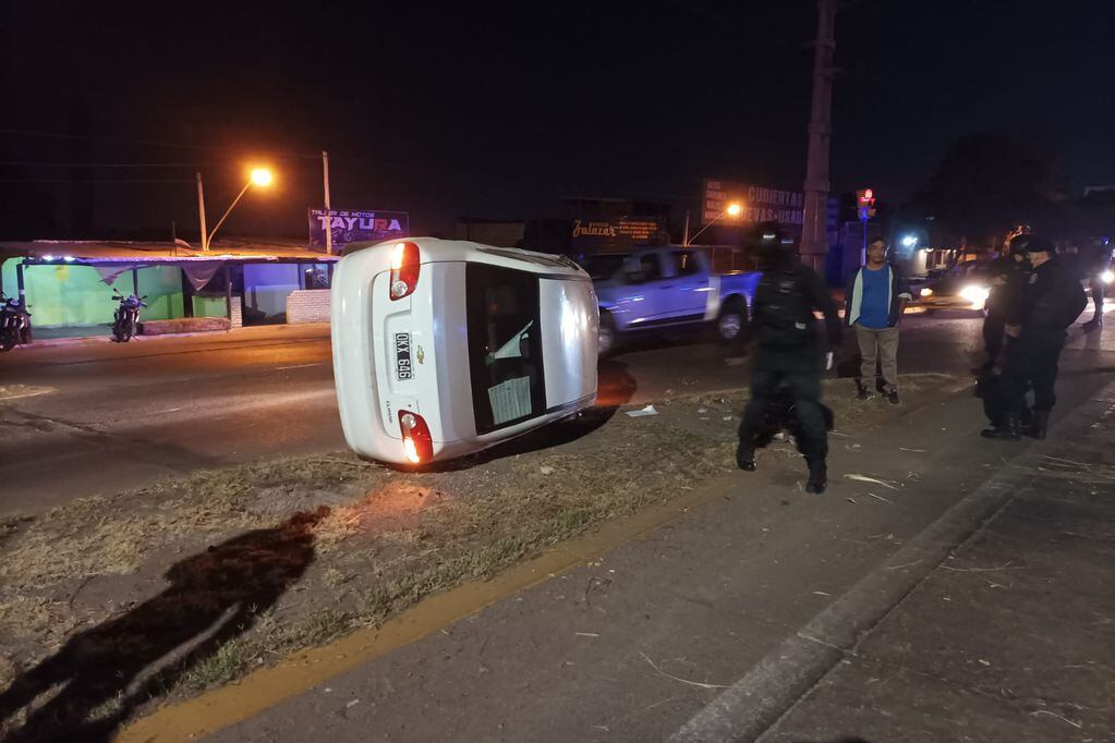 Ladrón robó un auto mientras su dueño intentaba guardarlo, volcó tras una persecución y fue detenido. Foto: Prensa Ministerio de Seguridad de Mendoza.