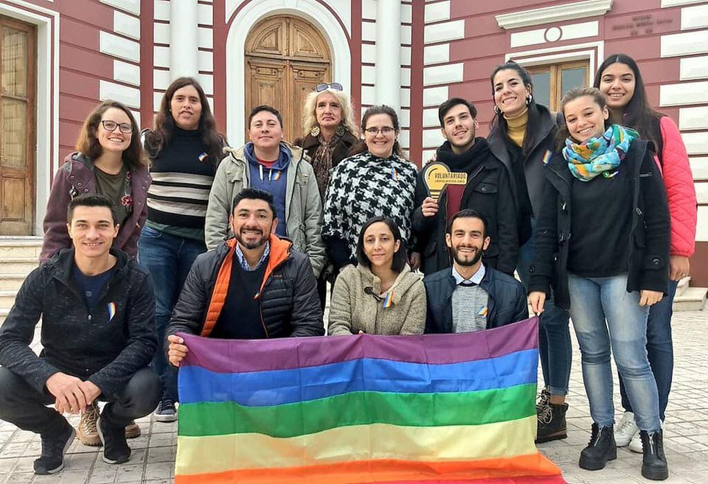 Funcionarios, integrantes del Voluntariado Legislativo y diseñadores del proyecto de políticas de inclusión laboral para personas trans. 